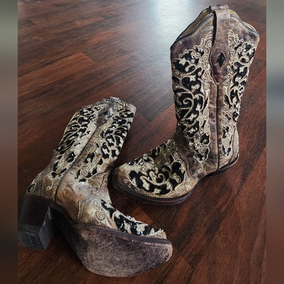 *MOVING* Make an offer* Corral Brown & Black Sequin Inlay Cowboy Boots - Picture 4 of 9